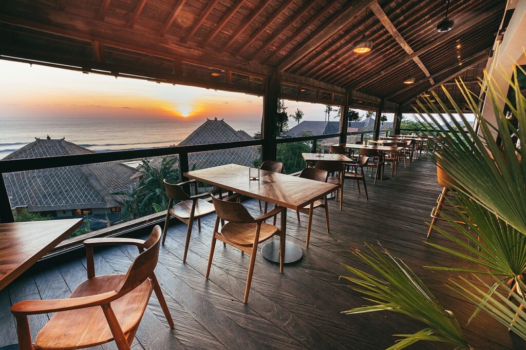 Mana Uluwatu Cafe Elegan